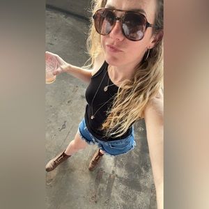 Meet your Posher, Laura